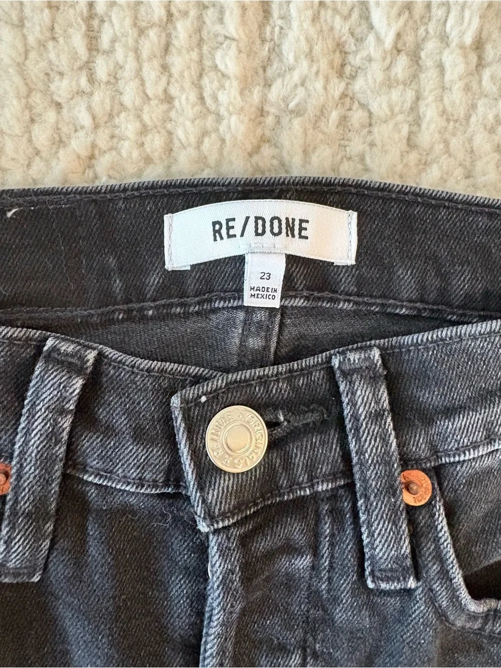 Brand new with tagsRe/Done Black High-Rise Raw Hem Stovepipe Jeans size 23 - Picture 4 of 6